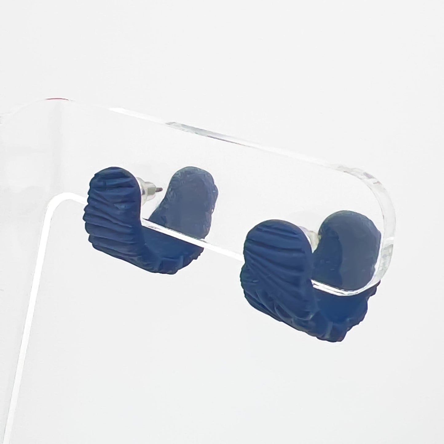 Earrings Scalloped Oval Mini Hoops (Huggies)
