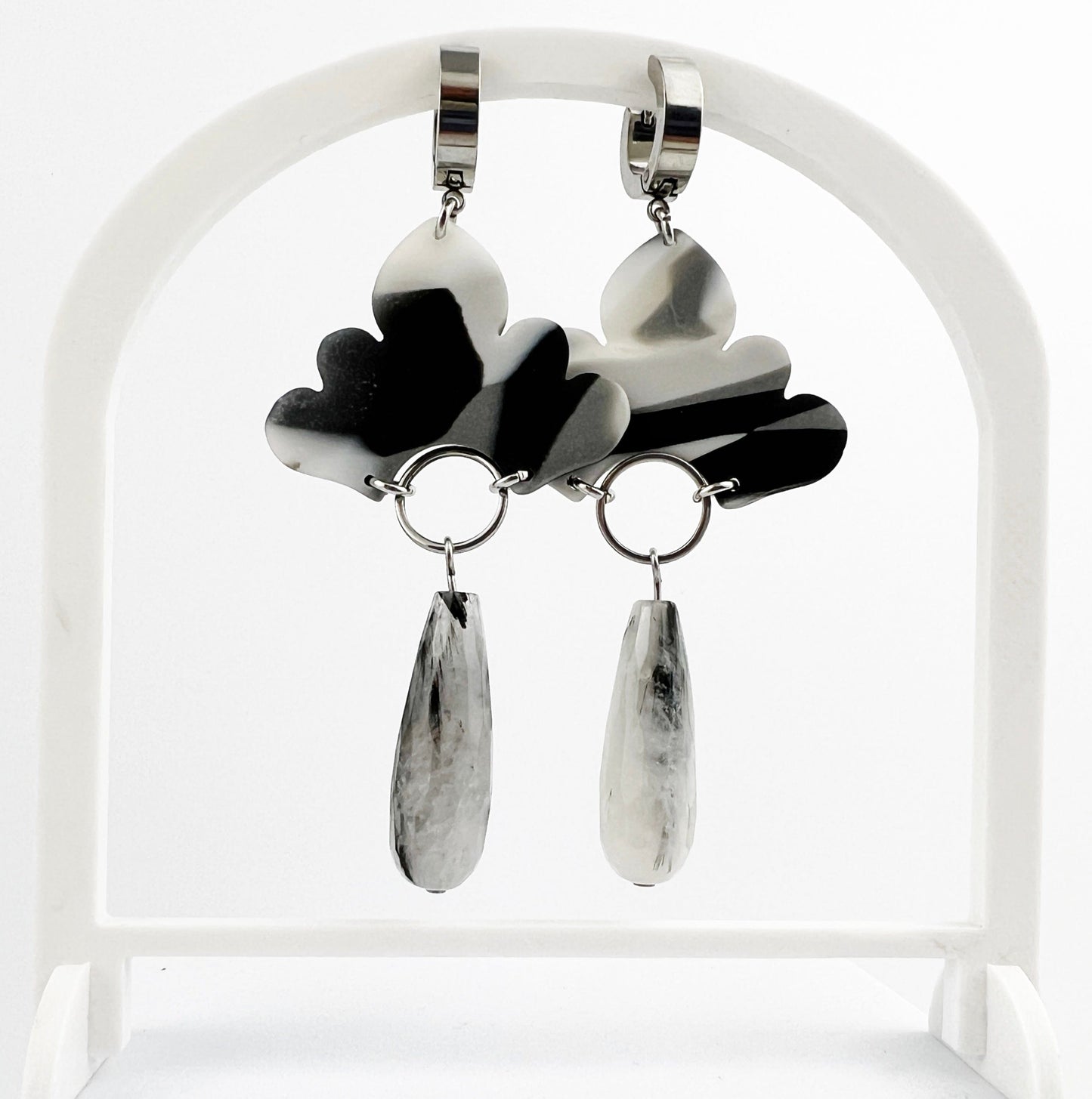 Ozul - Black, White & Grey Earrings