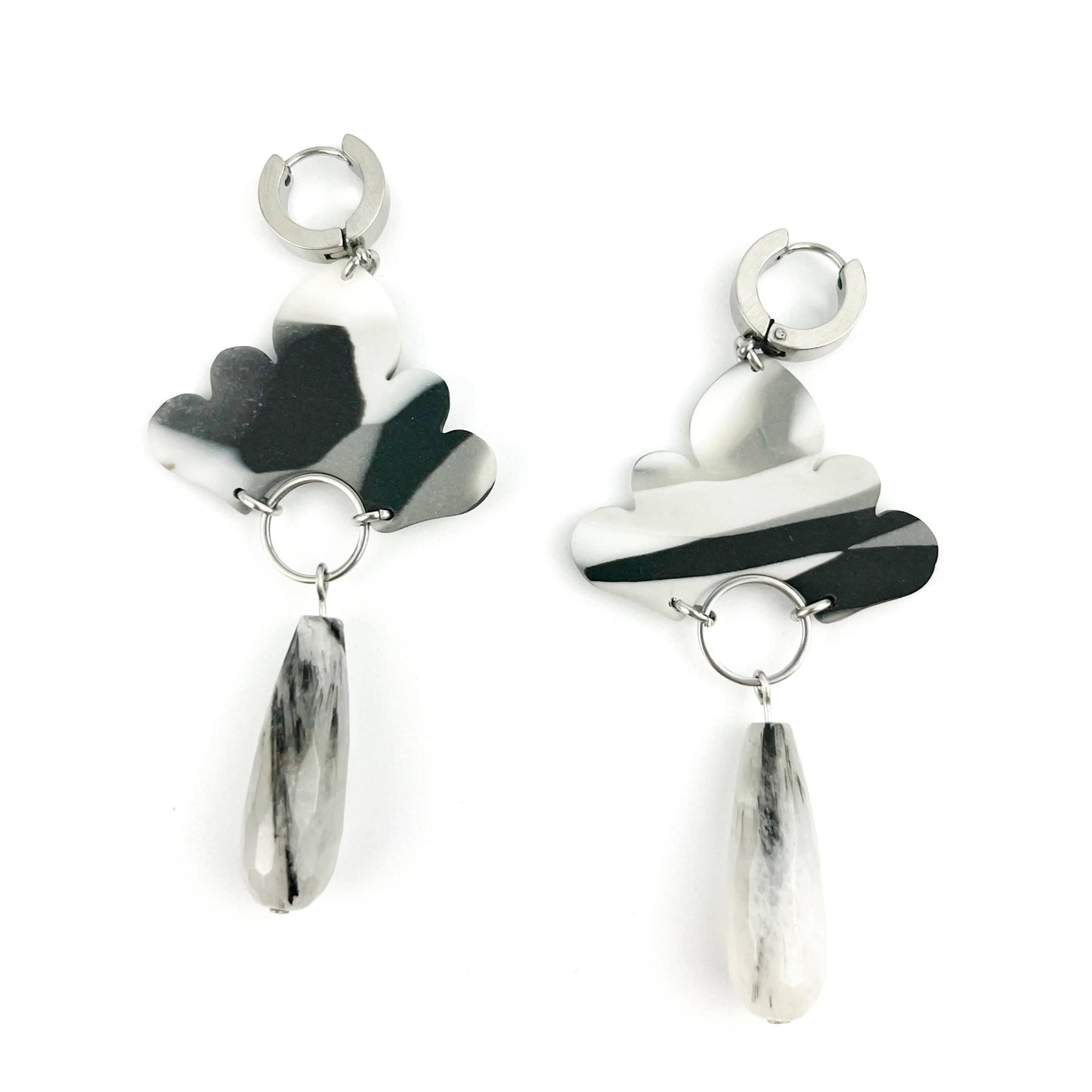 Ozul - Black, White & Grey Earrings