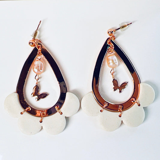 Earrings Dua - Floral Rose Gold Teardrop Earrings with Pearls & Butterflies