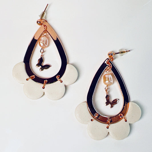 Earrings Dua - Floral Rose Gold Teardrop Earrings with Pearls & Butterflies