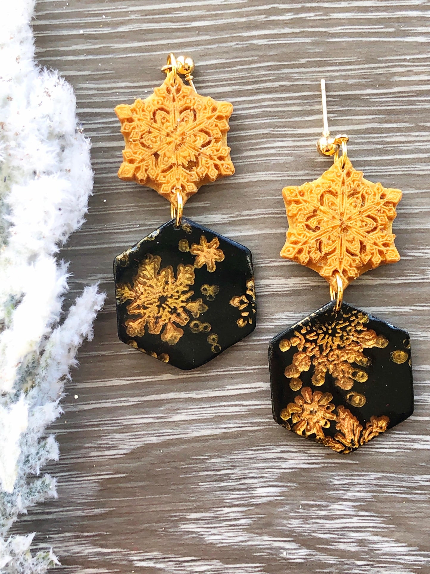 Earrings Gloria - Gold Snowflake & Black Hexagon Embossed Gold Snowflake Earrings