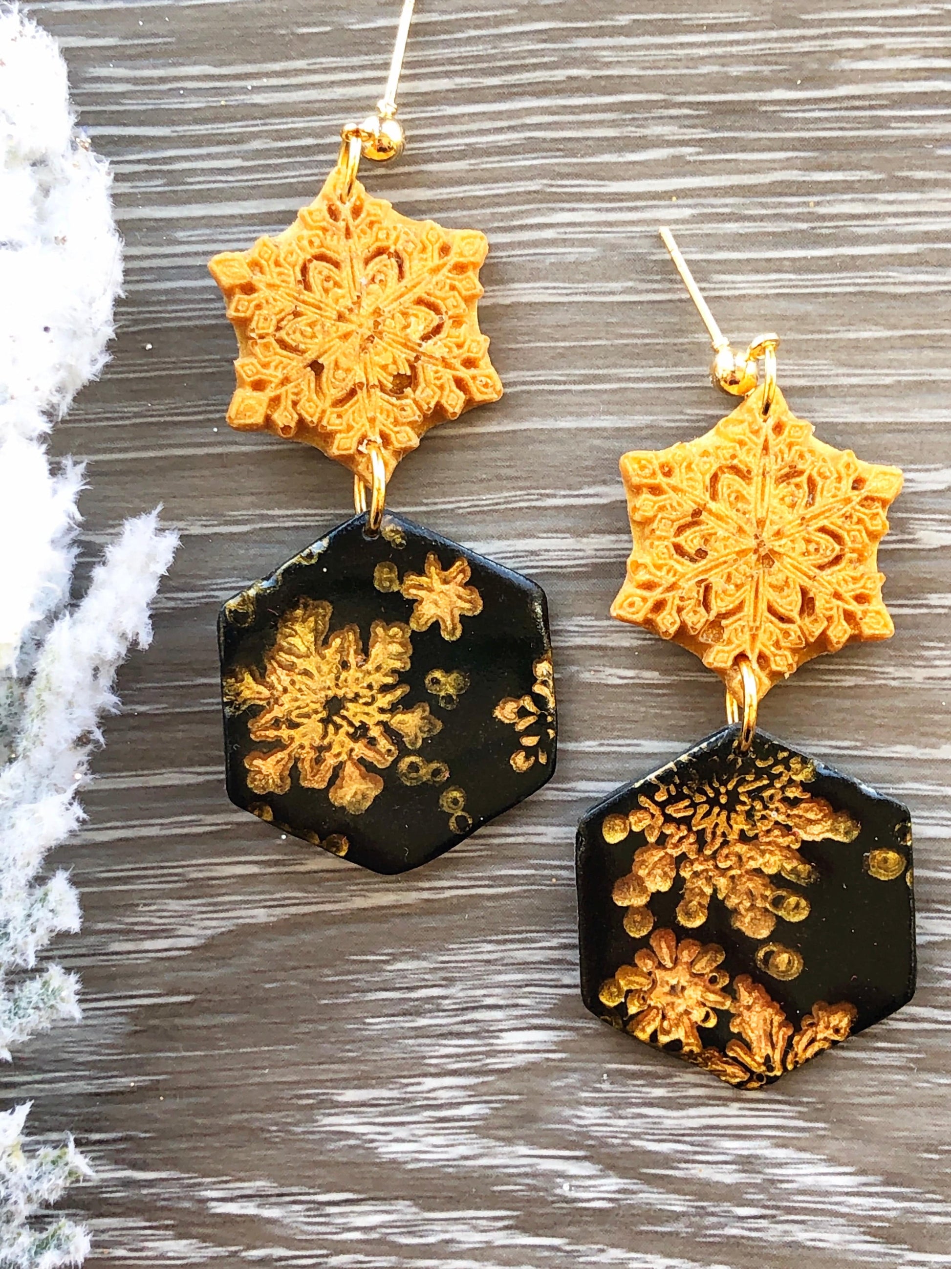 Earrings Gloria - Gold Snowflake & Black Hexagon Embossed Gold Snowflake Earrings