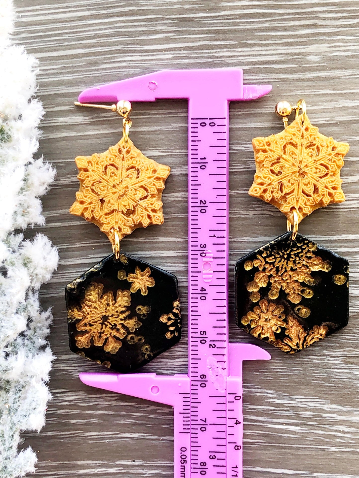 Earrings Gloria - Gold Snowflake & Black Hexagon Embossed Gold Snowflake Earrings