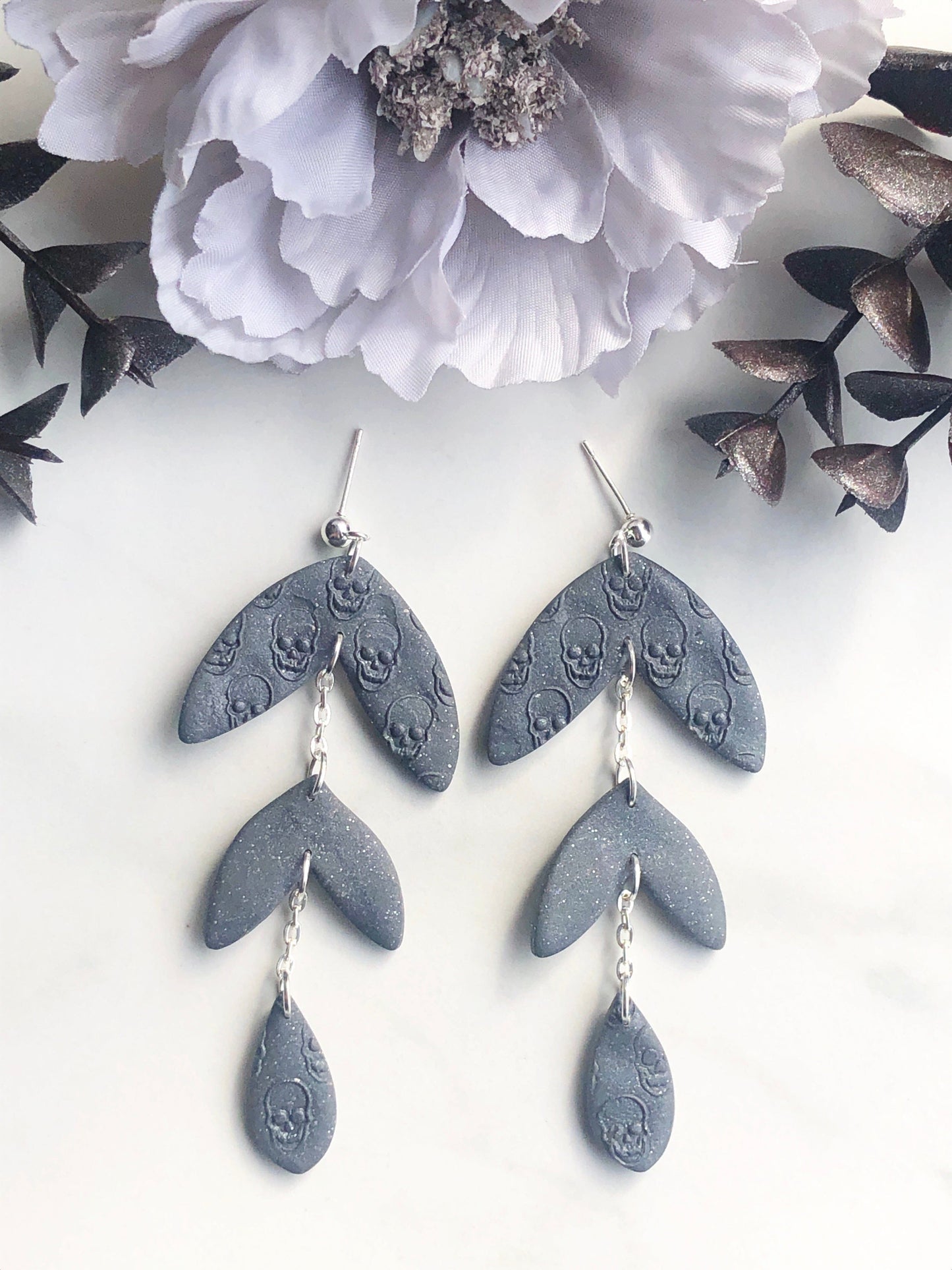 Earrings Raine - Grey Leaf Shaped Earrings with Embossed Skulls