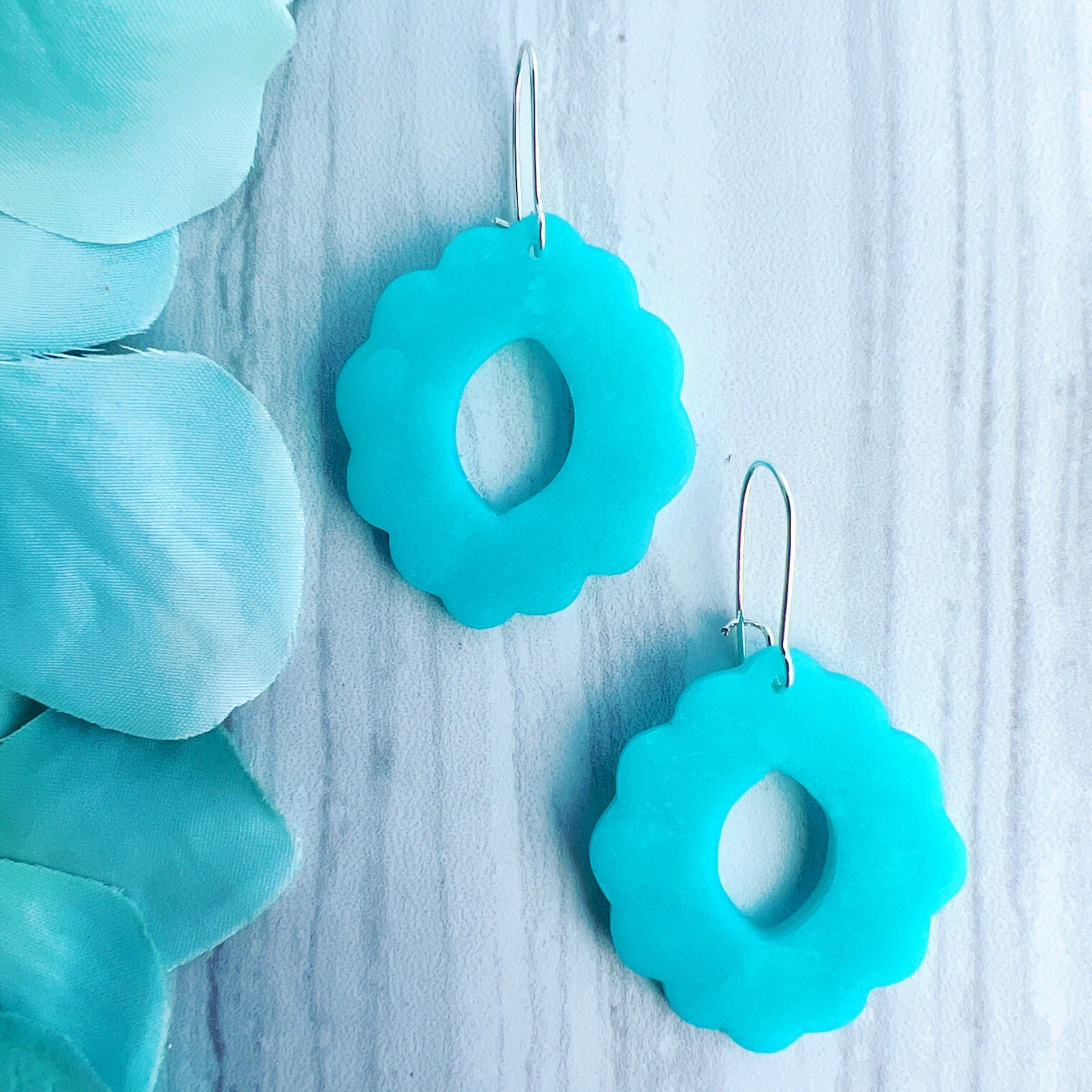 Earrings Tarni - Semi-Translucent Aqua Scalloped Circle Cutout Earrings