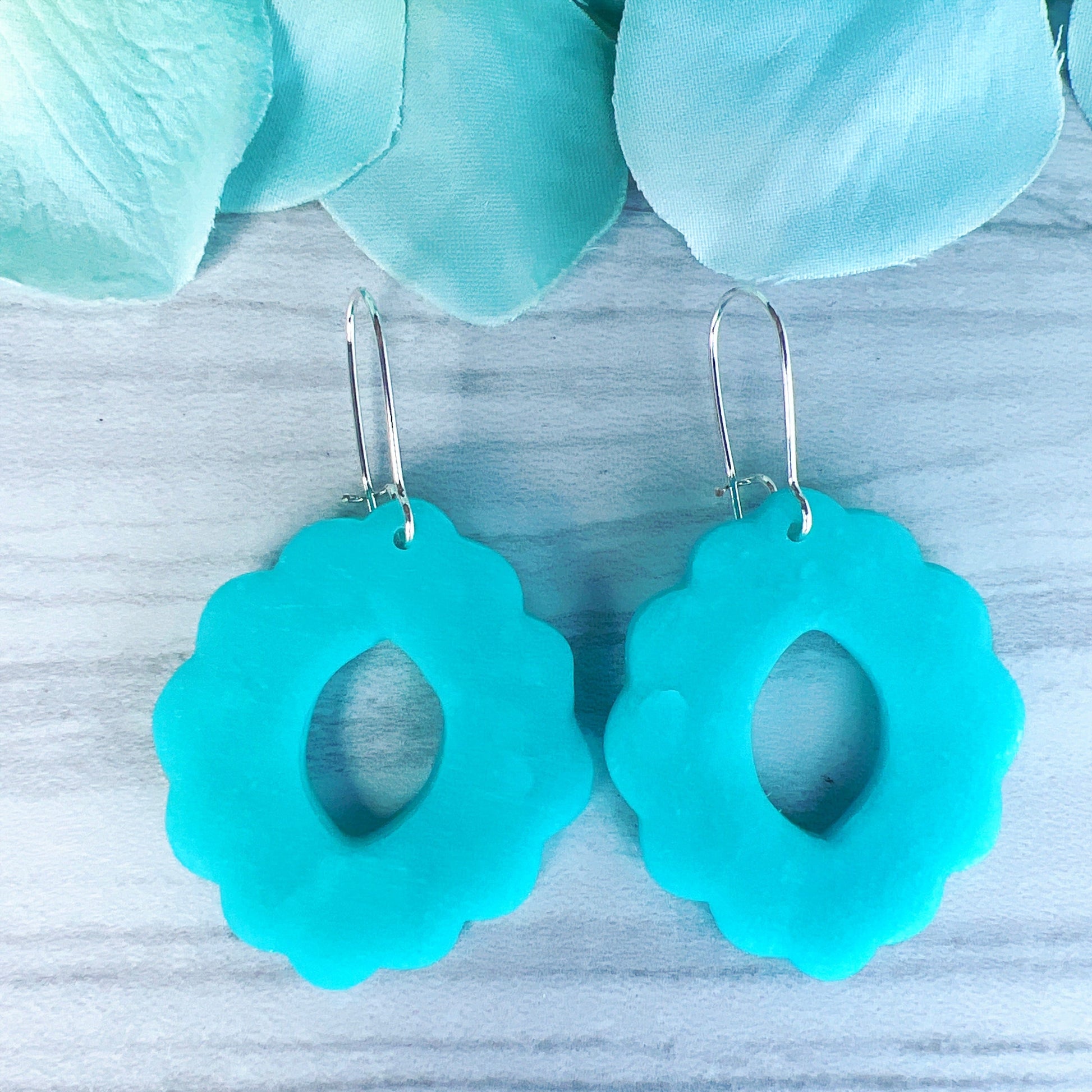 Earrings Tarni - Semi-Translucent Aqua Scalloped Circle Cutout Earrings