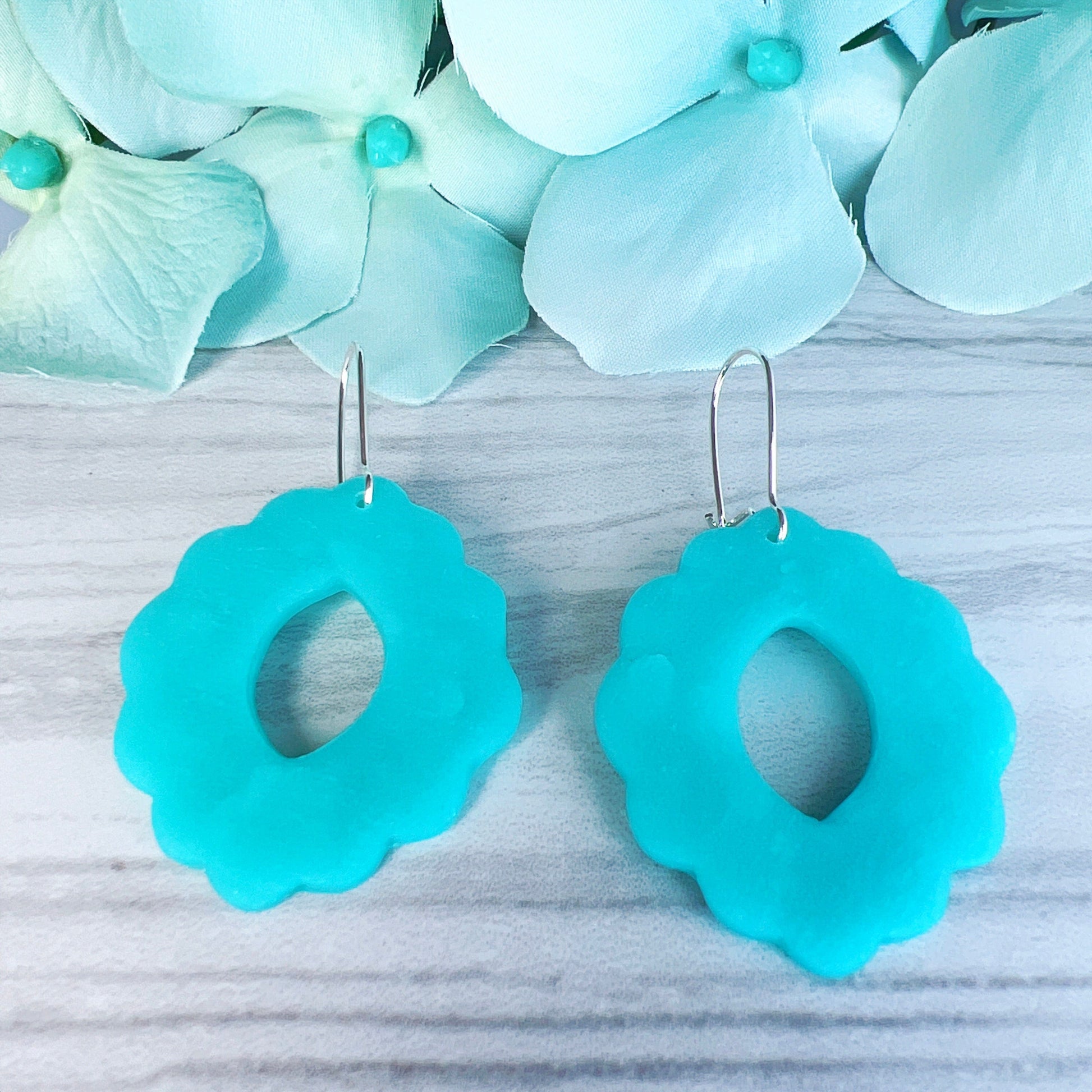 Earrings Tarni - Semi-Translucent Aqua Scalloped Circle Cutout Earrings