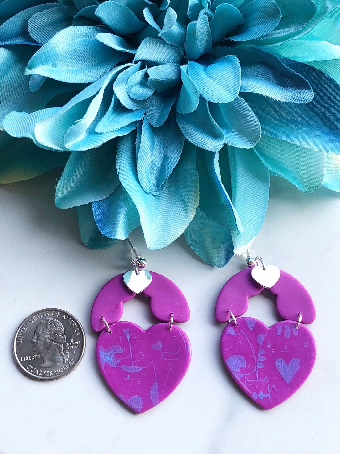 Earrings Tiffany - Purple Scalloped Arche Earrings with Cat Silkscreened Clay Hearts with Silver Heart Charms