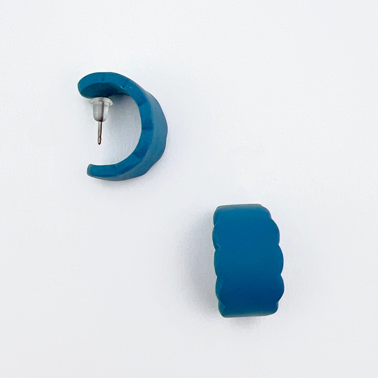 Earrings Deep Sea Blue Scalloped Oval Mini Hoops (Huggies)
