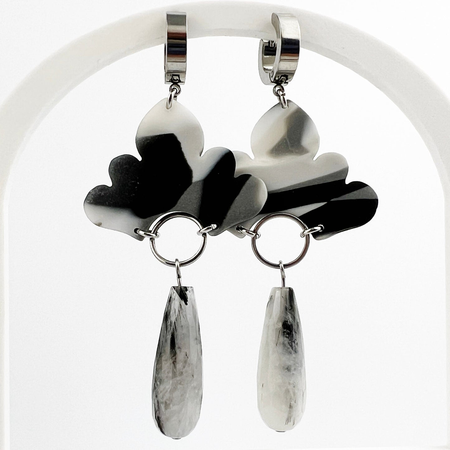 Ozul - Black, White & Grey Earrings