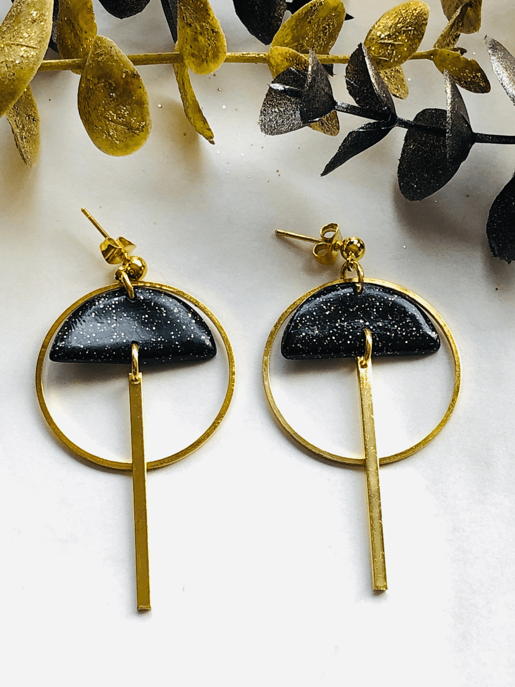 Earring Black & Gold Maia - Plated Brass Circle with Clay Half Circle & Plated Brass Bar Dangle
