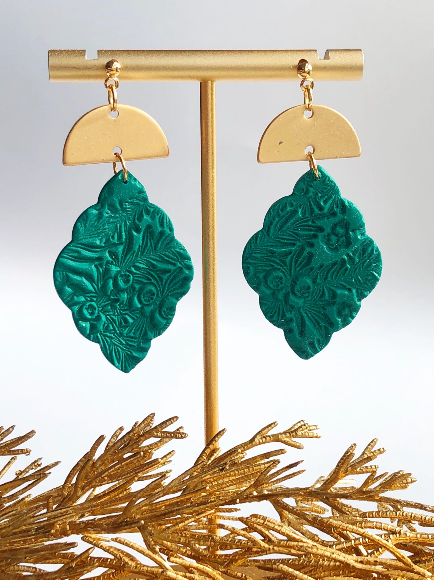 Earrings Holly - Gold Half Moon with Pine Scalloped Diamond
