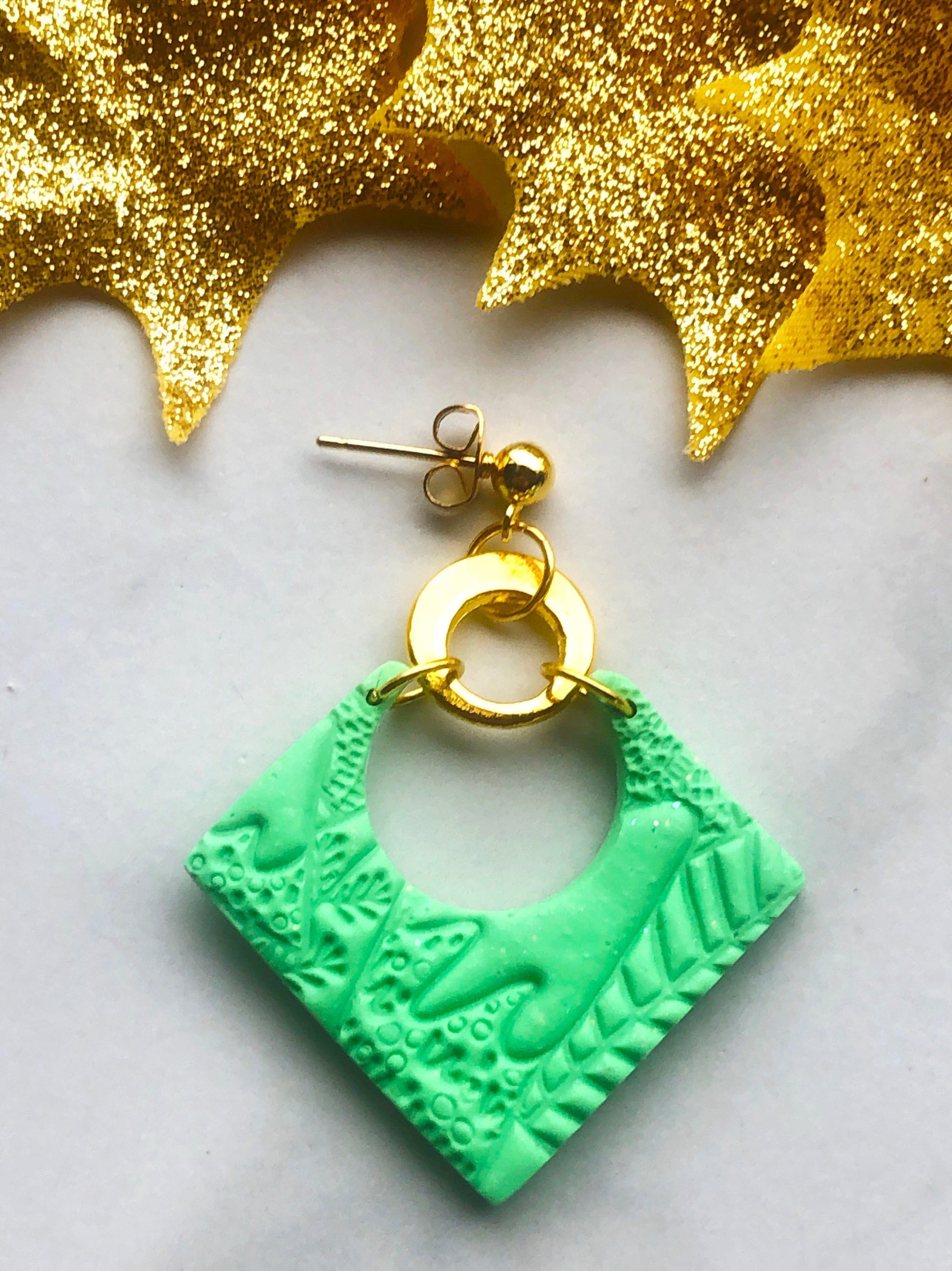 Earrings Ivy - Gold Circle & Green Cutout Diamond