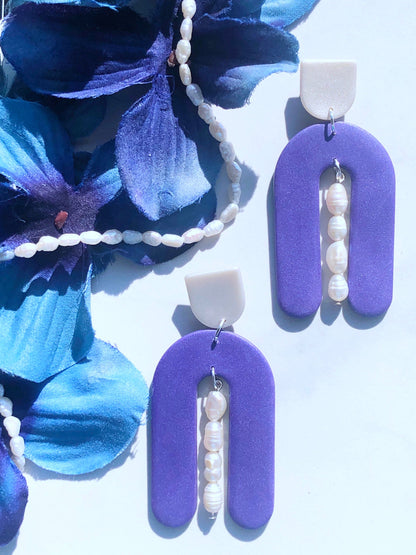 Earrings Lucia - Pearl Arch Stud, Purple Clay Arch with Rice Pearl Beads