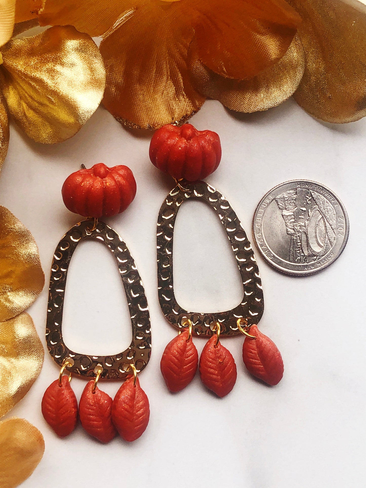 Earrings Orla - Orange Pumpkin Stud Earrings with Organic Gold Shape & Orange Leaves