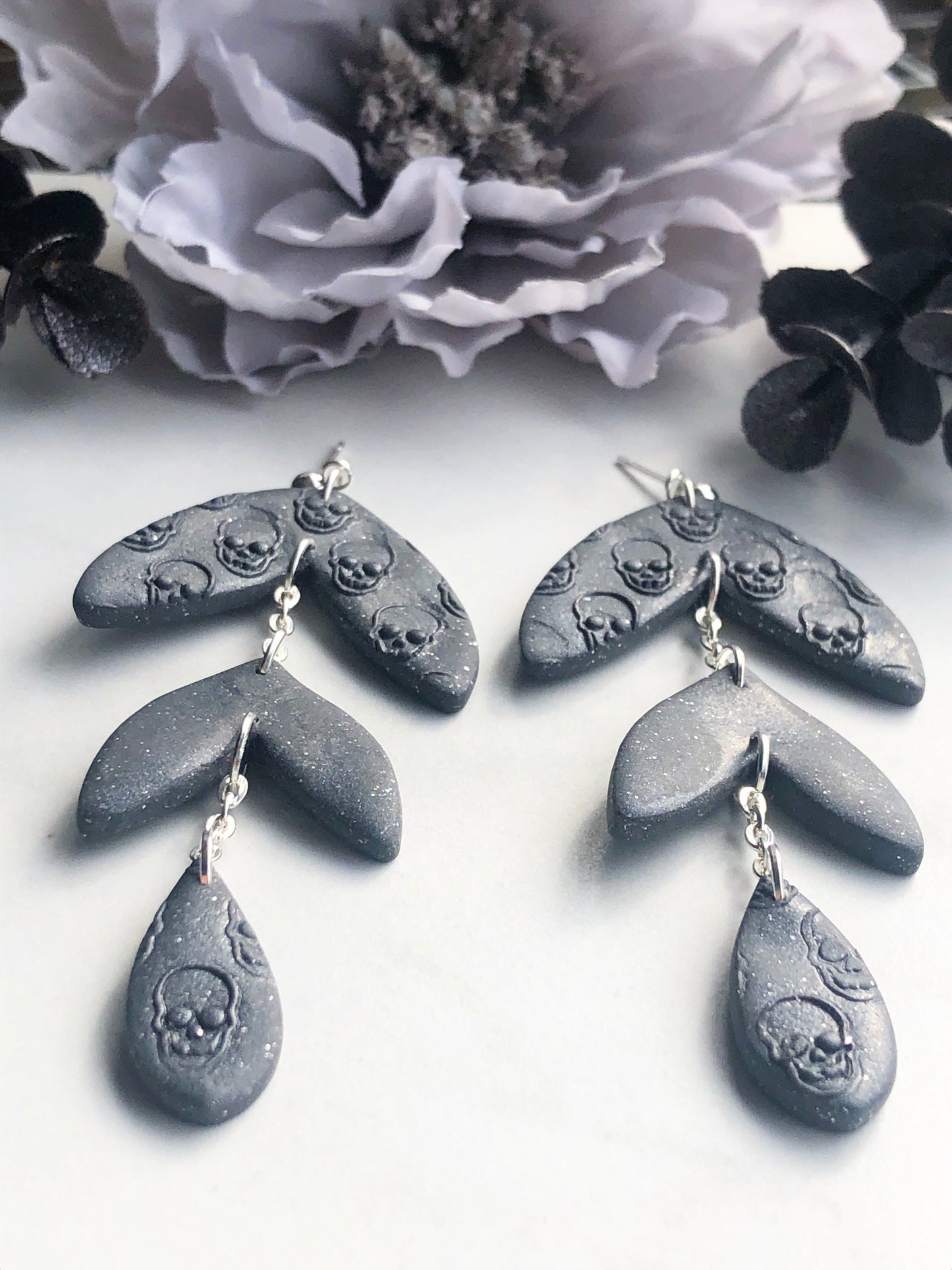 Earrings Raine - Grey Leaf Shaped Earrings with Embossed Skulls